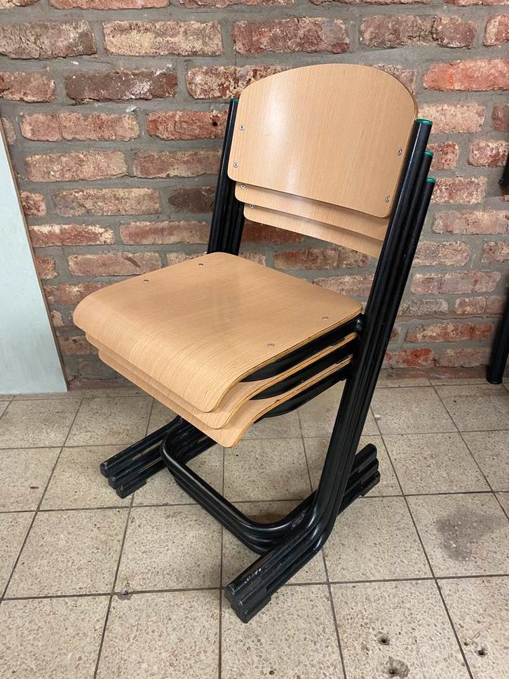 Vintage schoolstoel kantinestoel stapelbaar zithoogte 41cm, Huis en Inrichting, Stoelen, Gebruikt, Zwart, Ophalen