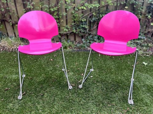 Fritz Hansen vlinder stoelen (twee stuks - roze), Huis en Inrichting, Stoelen, Gebruikt, Twee, Overige kleuren, Ophalen