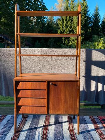 Vintage jaren’60 scandinavisch zweeds design kast boekenkast beschikbaar voor biedingen