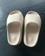 Beige slippers maat 37, Verzenden, Jongen of Meisje, Overige typen, Zo goed als nieuw