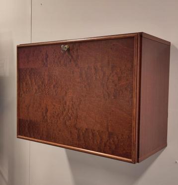Vintage houten hang kastje wandkastje zwevend   beschikbaar voor biedingen