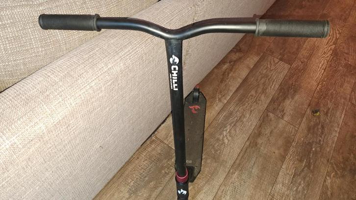 Stuntstep: Chilli Base pro zwart/ roze, Fietsen en Brommers, Steps, Ophalen