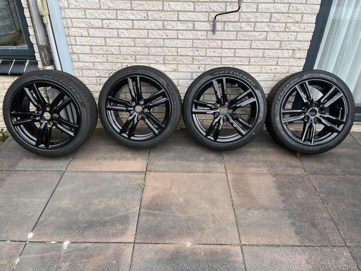 Mooie set zwarte bmw 18 inch velgen., Auto-onderdelen, Banden en Velgen, Banden en Velgen, Winterbanden, 18 inch, 225 mm, Personenwagen