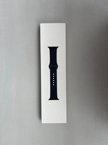 Apple Watch Band (Never Used)  Original – 44mm beschikbaar voor biedingen