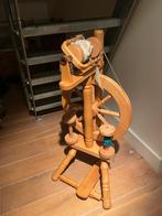 Functioneel spinnewiel + ruwe wol zakken, Ophalen, Gebruikt, Spinnewiel