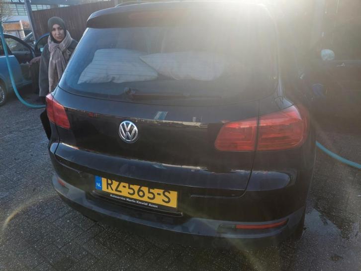 Volkswagen Tiguan 1.4 TSI 90KW BMT 2011 Zwart, Auto's, Volkswagen, Particulier, Tiguan, ABS, Boordcomputer, Centrale vergrendeling