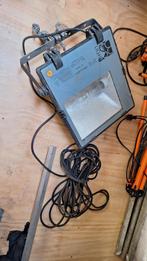 Bouwlamp met aangelaste steigerklem, Doe-het-zelf en Verbouw, Bouwverlichting, Ophalen of Verzenden, Gebruikt, 200 tot 500 watt