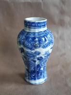 Chinees porseleinen vaasje, Antiek en Kunst, Antiek | Porselein, Ophalen of Verzenden