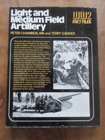WW2 Fact Files Light and Medium Field Artillery  beschikbaar voor biedingen