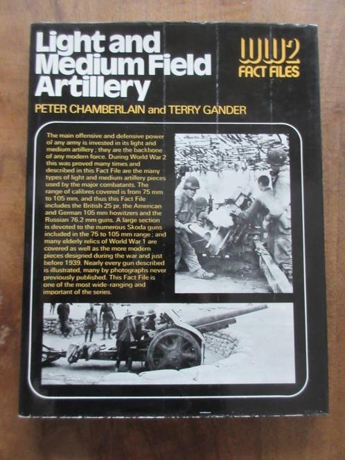 WW2 Fact Files Light and Medium Field Artillery, Boeken, Oorlog en Militair, Gelezen, Tweede Wereldoorlog, Ophalen of Verzenden