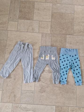 Babykleding, verschillende sets en maten.