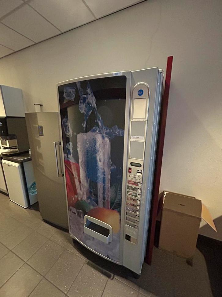Jarp Maddy 6_33 frisdrank automaat, Verzamelen, Automaten | Overige, Gebruikt, Ophalen