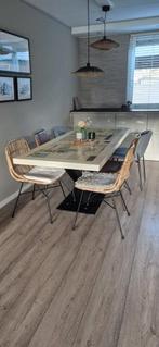 Unieke eettafel met houten blad gemaakt van sloophout, Huis en Inrichting, Tafels | Eettafels, Ophalen, Rechthoekig, 150 tot 200 cm