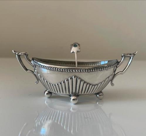 Zilveren zout,-/mosterdvaatje, met lepeltje, 1893, Antiek en Kunst, Antiek | Goud en Zilver, Zilver, Ophalen of Verzenden