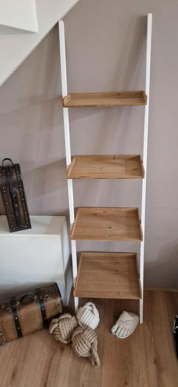 Ladder/etagere. Vaste prijs.  beschikbaar voor biedingen