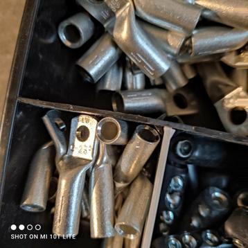 Kabelschoen massief beschikbaar voor biedingen