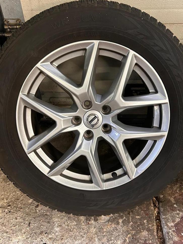 Volvo XC60 Winterbanden, Auto-onderdelen, Banden en Velgen, Banden en Velgen, Winterbanden, 18 inch, 235 mm, Personenwagen, Gebruikt