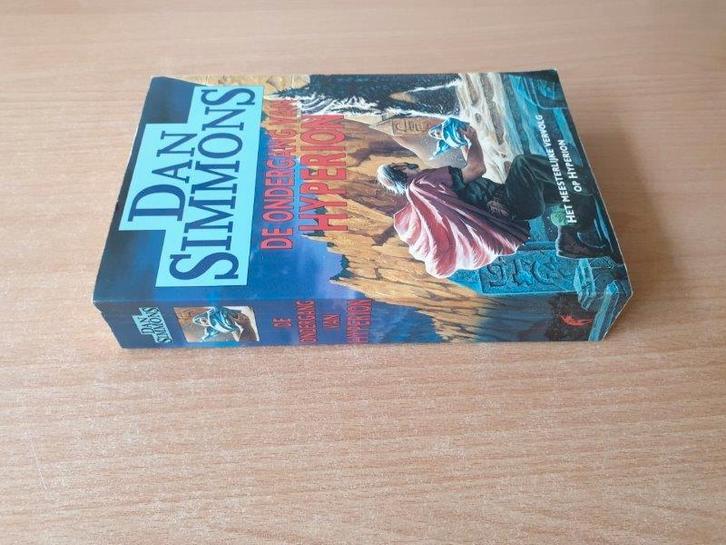 Dan Simmons - Ned/Eng, per stuk te koop, Boeken, Fantasy, Gelezen, Ophalen of Verzenden