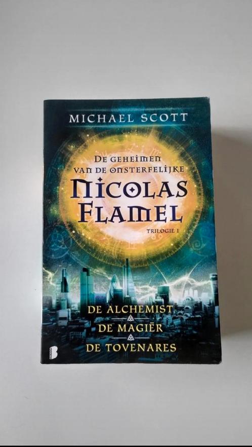 De geheimen van de onsterfelijke Nicolas Flamel 1, Boeken, Fantasy, Zo goed als nieuw, Ophalen of Verzenden