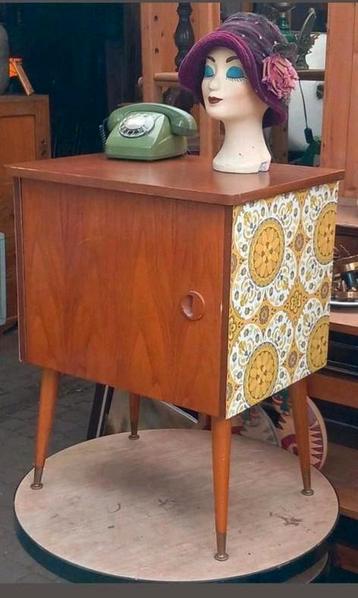 Vintage Kastje - Retro Design beschikbaar voor biedingen