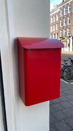 Rode brievenbus - Zo goed als nieuw!, Tuin en Terras, Ophalen of Verzenden, Zo goed als nieuw, Staal, Wandbrievenbus