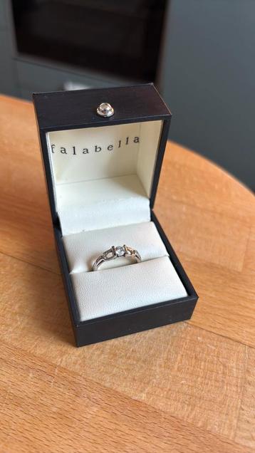 Falabella ring met hoefijzers in originele doosje beschikbaar voor biedingen