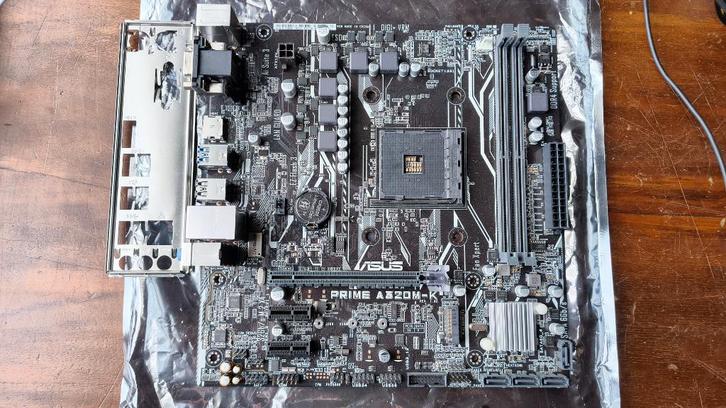 asrock a320mk, Computers en Software, Moederborden, Zo goed als nieuw, AMD, DDR4, Ophalen of Verzenden