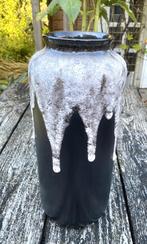 Leuke Fat Lava Vaas Bay - vintage retro mid century Germany, Zwart, Aardewerk of Porselein, Ophalen of Verzenden, Zo goed als nieuw