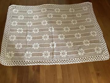 Vintage Gehaakt Tafelkleed beschikbaar voor biedingen