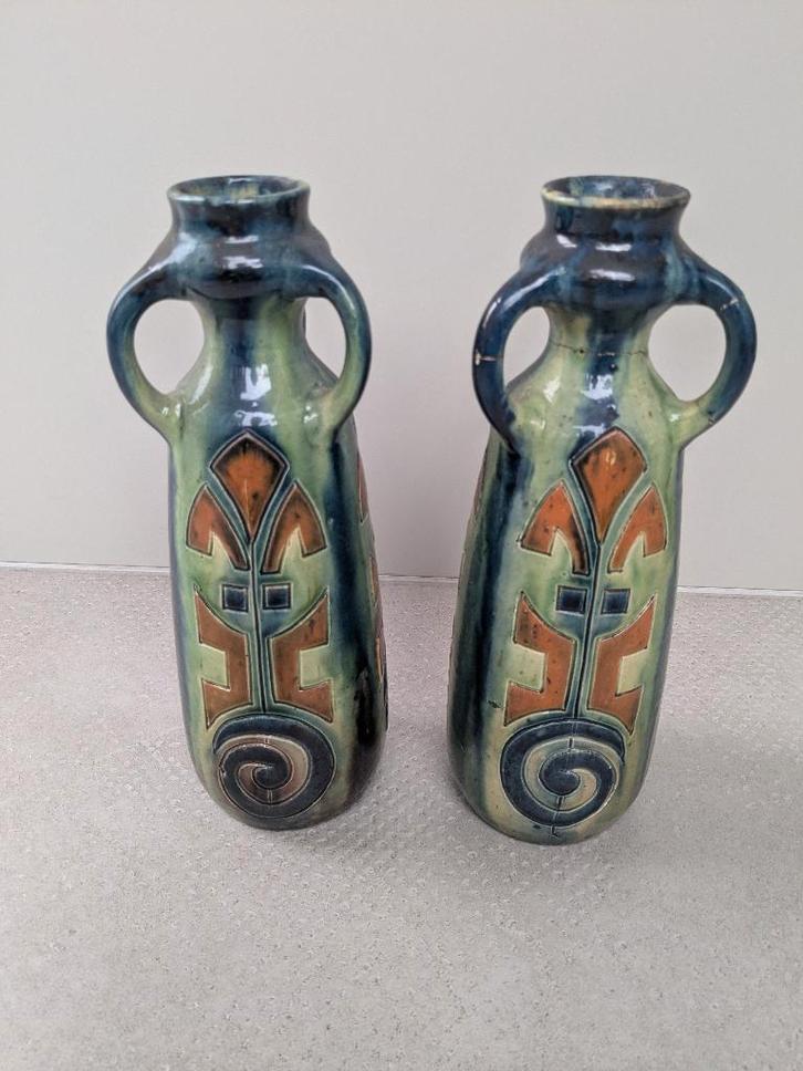 Twee vaasjes in Vlaams keramiek aardewerk., Antiek en Kunst, Antiek | Keramiek en Aardewerk, Ophalen of Verzenden