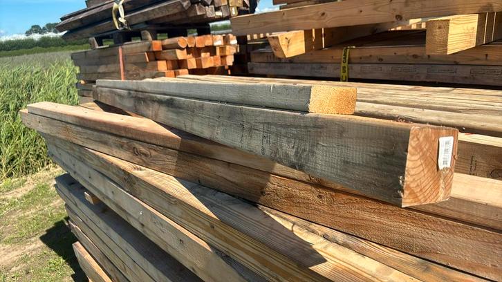 Dubbel hout 9/9/250 met een balkje er aan vast, Tuin en Terras, Palen, Balken en Planken, Balken, 250 cm of meer, Ophalen of Verzenden