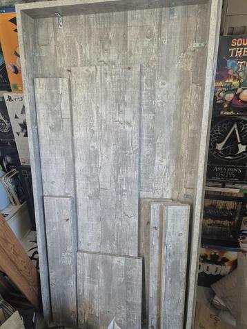 Mooie grijze houten eettafel 180x90 beschikbaar voor biedingen
