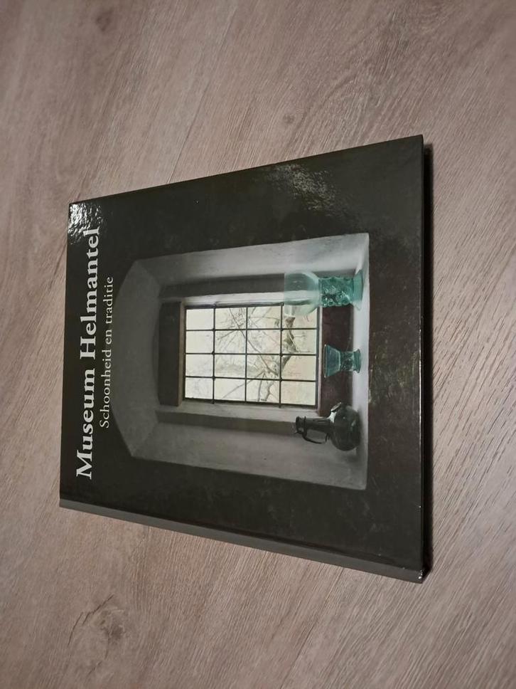 Museum Helmantel: Schoonheid en traditie, Boeken, Kunst en Cultuur | Fotografie en Design, Zo goed als nieuw, Overige onderwerpen