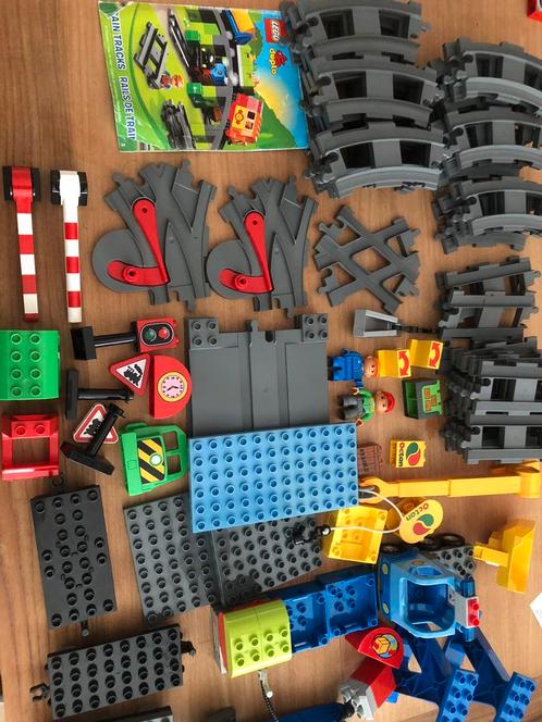 Grote partij duplo trein rails met toebehoren, Kinderen en Baby's, Speelgoed | Duplo en Lego, Zo goed als nieuw, Ophalen of Verzenden