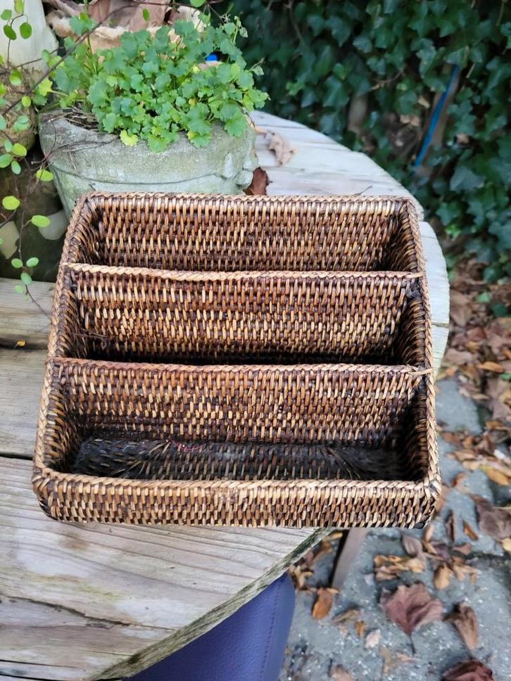 Birma Riet Mand met 3 Vakken, Huis en Inrichting, Woonaccessoires | Schalen en Manden, Gebruikt, Mand, Rechthoekig, Riet, Ophalen of Verzenden