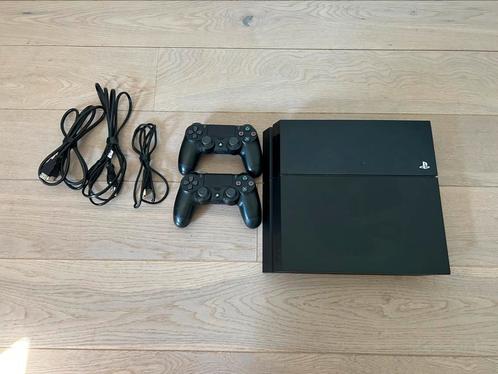 PlayStation 4 met 2 controllers en alle bedrading, Spelcomputers en Games, Spelcomputers | Sony PlayStation 4, Gebruikt, Original