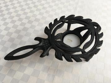 Gaaf, brocante gietijzeren rechaud (zwart, made in Japan) beschikbaar voor biedingen