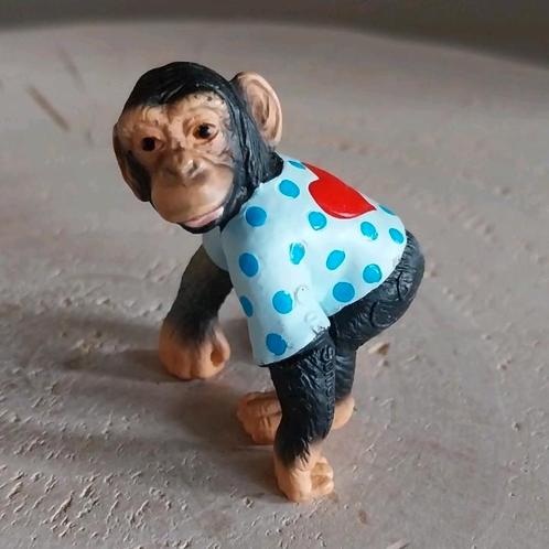 Schleich baby chimpansee met T-shirt, Verzamelen, Dierenverzamelingen, Zo goed als nieuw, Beeldje of Figuurtje, Wild dier, Ophalen of Verzenden