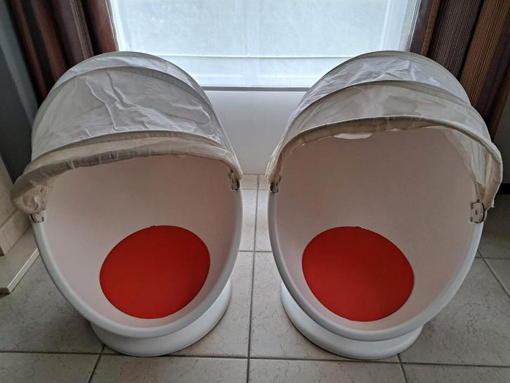 2 Retro Ei-vormige Draaistoelen met Kap, Huis en Inrichting, Stoelen, Gebruikt, Twee, Kunststof, Stof, Wit, Ophalen