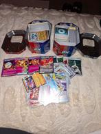 2x volle tins Pokemon met holos, reverse holos, commons, Hobby en Vrije tijd, Verzamelkaartspellen | Yu-gi-Oh!, Ophalen, Nieuw
