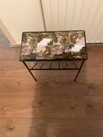 Smeedijzeren lectuur bak met tegelplateau, Ophalen, Gebruikt