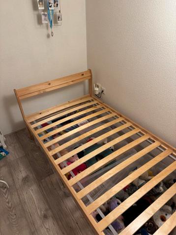 IKEA Neiden eenpersoons bedframe met lattenbodem - afbeelding 1