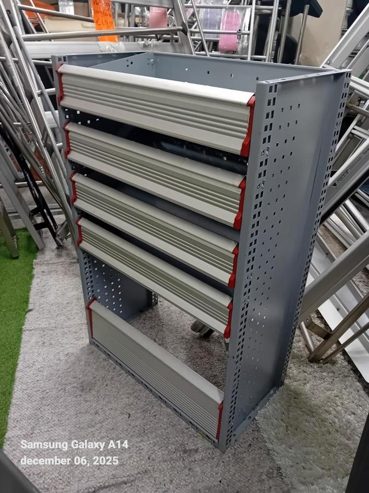 Wurth werkkast in nieuwstaat 350 euro, Doe-het-zelf en Verbouw, Gereedschapskisten, Zo goed als nieuw, Ophalen