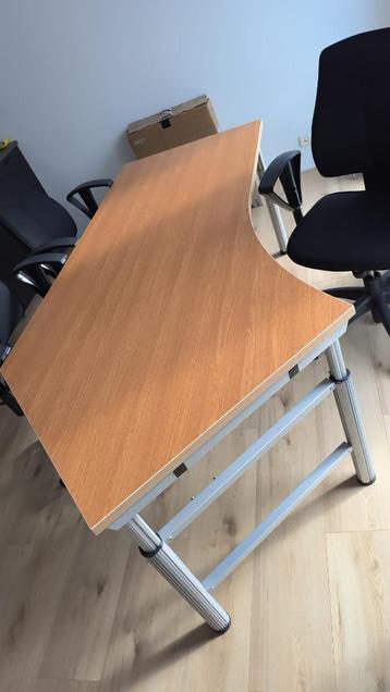 Bureau's te KOOP  beschikbaar voor biedingen