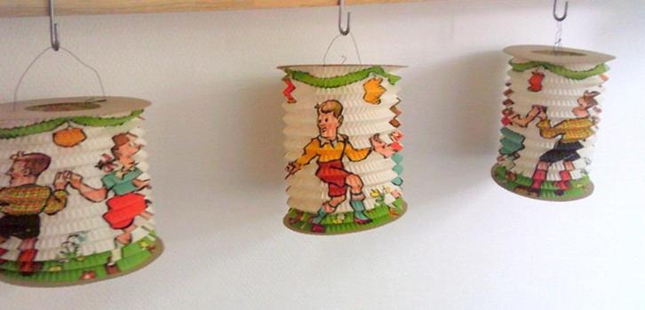 3 x jaren 50 lampions ,ovaal sint maarten verjaardag, Antiek en Kunst, Curiosa en Brocante, Ophalen of Verzenden