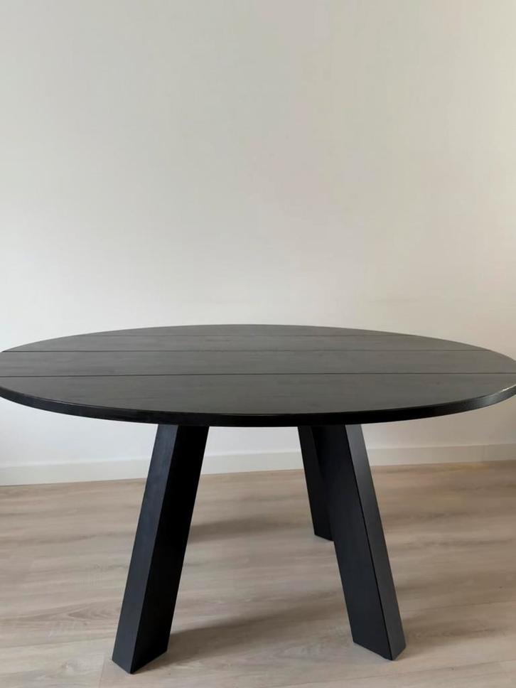 WOOOD Rhonda XL Eettafel – Ø150 cm – Zwart (massief eiken), Huis en Inrichting, Tafels | Eettafels, Nieuw, 100 tot 150 cm, Rond