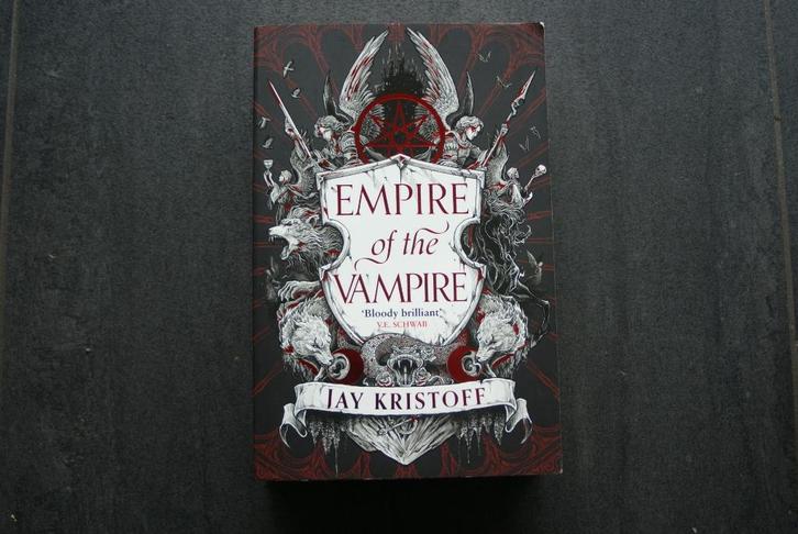 Empire of the Vampire.... Jay Kristoff...... 2021.., Boeken, Fantasy, Zo goed als nieuw, Ophalen of Verzenden