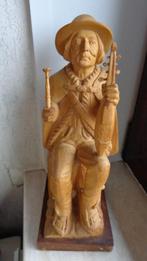 Prachtig houten beeld Man in klederdracht Oost-Europa, Ophalen