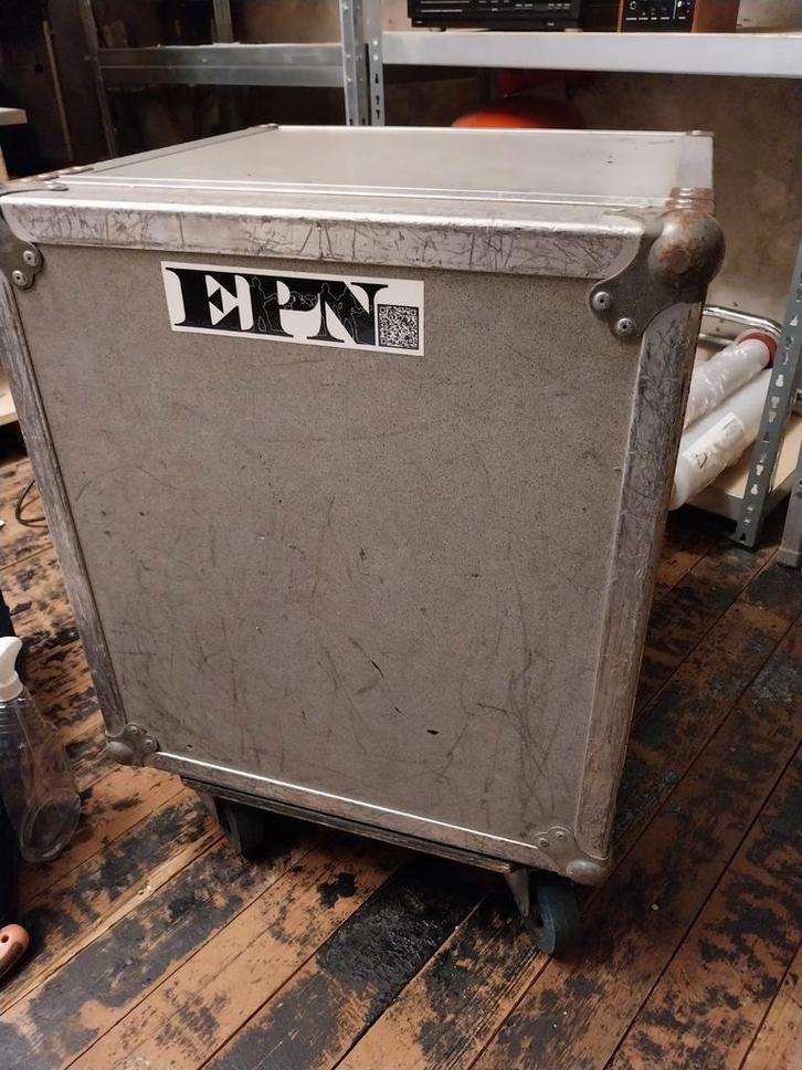 Flightcase op wielen - 19 inch rack, Muziek en Instrumenten, Behuizingen en Koffers, Gebruikt, Speaker of Versterker, Flightcase