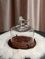 Glazen stolp met houten plateau, Huis en Inrichting, Woonaccessoires | Stolpen, Ophalen of Verzenden, Zo goed als nieuw